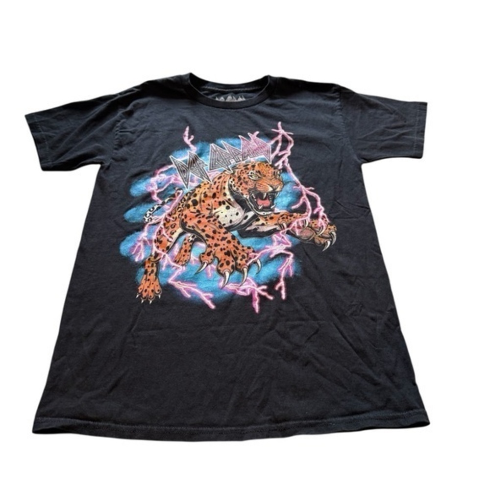Black 80’s style Def Leppard concert leopard rock graphic tshirt
